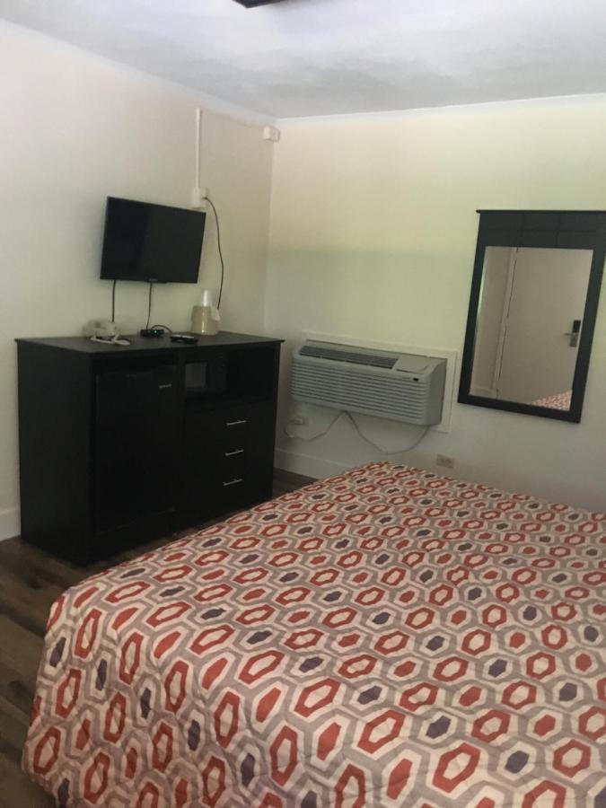 Woodlawn Hills Motel Henderson Екстер'єр фото
